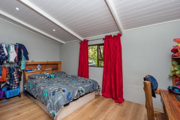 5 Bedroom Property for Sale in Denneoord Western Cape